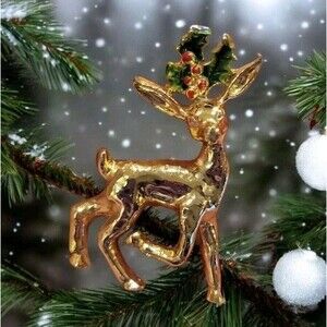 Gerrys Reindeer Holly Christmas Holiday Pin Brooch Vintage Gold Tone